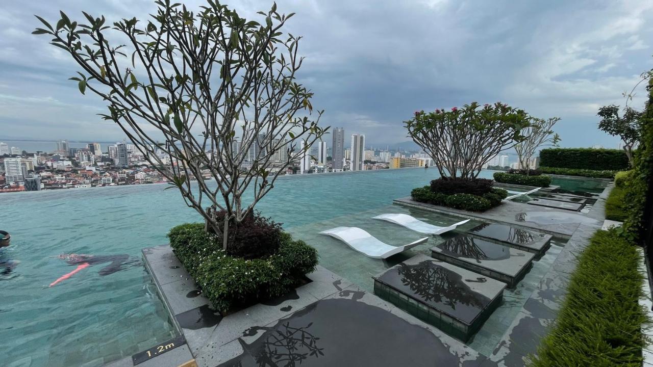 13A Beacon Executive Suites #Rooftoppool #Luxurysuites George Town Extérieur photo