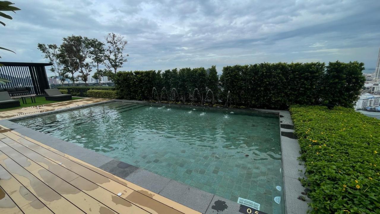 13A Beacon Executive Suites #Rooftoppool #Luxurysuites George Town Extérieur photo